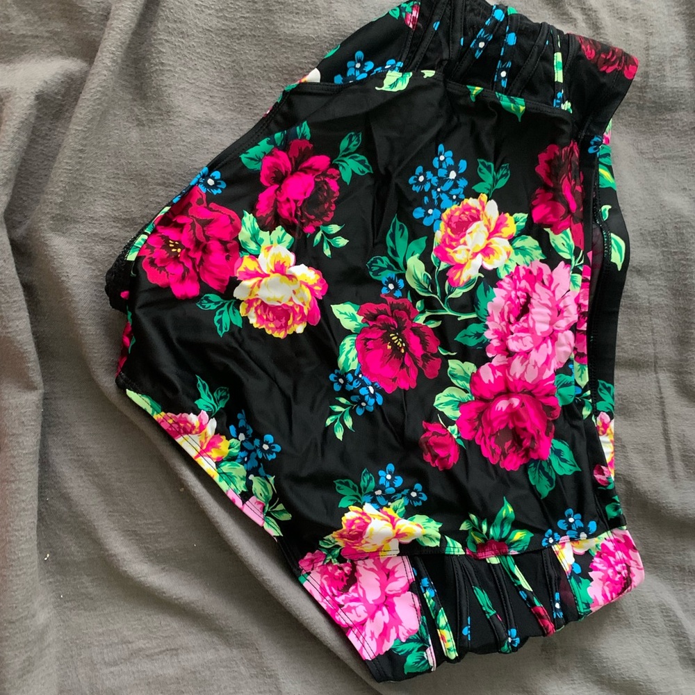 Torrid bathingsuit bottom size 2